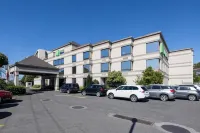 Holiday Inn Express CONCEPCION by IHG - parking