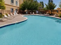 La Quinta Inn & Suites by Wyndham Fremont / Silicon Valley - Uima-altaat