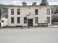 St James Hotel
