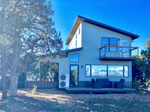 Brand New Magical Modern Home by Mesa Verde Park with Scenic Mountain Views - Bergblick
