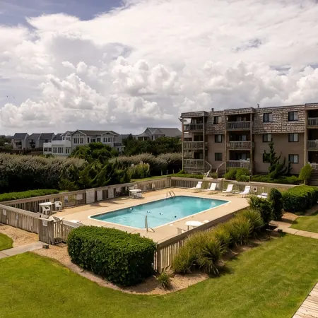 End Unit Oceanfront Condo 2 Min to Beach 1.5 if You Run That View Though!!!