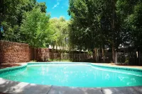 Kroon Manor - Homestays