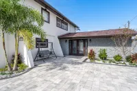 Luxury Waterfront Home DOCK POOL JACUZZI KAYAKS -  Privatzimmer