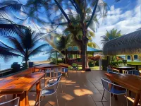 Paraiso Rainforest and Beach Hotel - parking