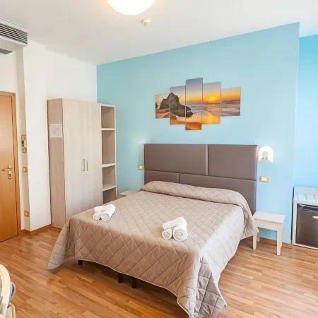 Hotel Monica