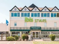 Ibis Styles Ouistreham - ที่มีที่จอดรถ