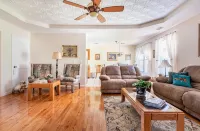 1 Story Home  3 Bd 2 Ba  3 XLong Beds Located on Bourbon Trail Garage Patio BBQ - 3つ星