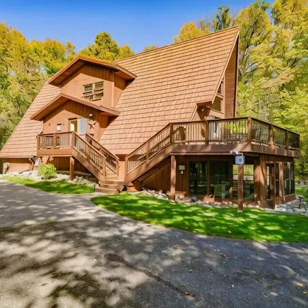 Chalet-Style Architectural Home on Star Lake - Crosslake