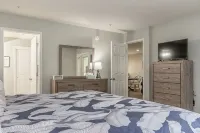 2BD 2BA WALK-IN CONDO INDOOR/OUTDOOR POOL HOT TUB - Boutique