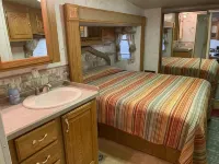 5th Wheel Camper with plenty of outdoor space - 3-Star