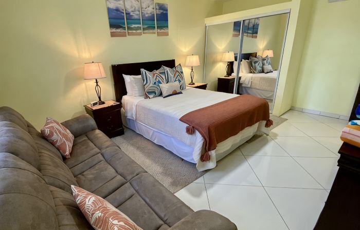 Sunset Hideaway-1 bedroom, 5 minutes from Cruz Bay
