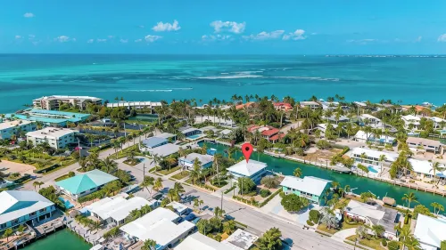 Grand Blue Resort/4 Bed Rooms/ 120' Dock/ Htd Pool/ Game Room/ Mini Golf/BBQ - 4-Star