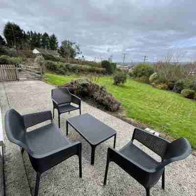 Peaceful oasis in the heart of New Ross town! Others