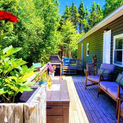 Miracles on Polly - Enchanted River Retreat Hotel Exterior