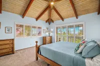 Luxury Oceanfront Escape – A/C, Hot Tub, 5 Bedrooms & Stunning Ocean Views! - Jacuzzi