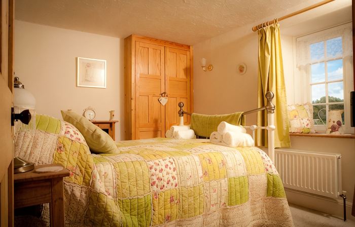 Cosy & homely cottage 1m from Brixham-Tucked away from the hustle and bustle .