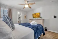 Townhome with 2 bedrooms and 2.5 bathrooms.  Walking distance to FSU/DOAK. - balcony