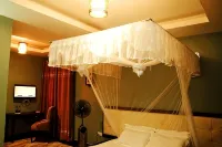 The Mansion Hotel Jinja - parking