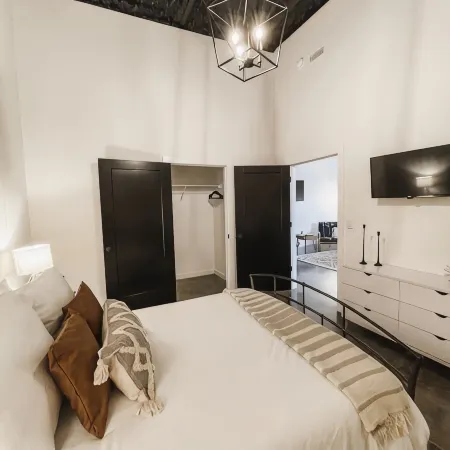 The Flats - Industrial modern loft within walking distance to downtown!