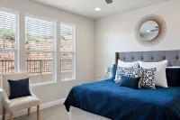 Zion Zen Family-Friendly Townhouse With Home Theater and Pool access - พร้อมWifi