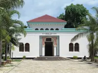 Sea Cliff Court Hotel & Luxury Apartments - Holiday Apartments