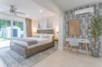 Private Beach Access-Heated Pool-TikiHut-Grill - 4-Star