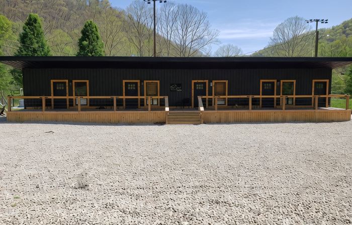Hidden Jewell Studio Suite #1 - 2Bd/1BA Kitchenette & Washer/Dryer on Outlaws