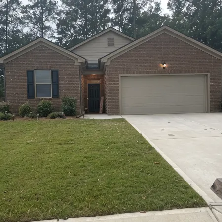 Cozy house in Covington with  3-Bdr. 2bth. AC and WiFi.
