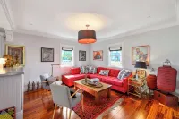 Luxurious Downtown Digs - Kitchenette