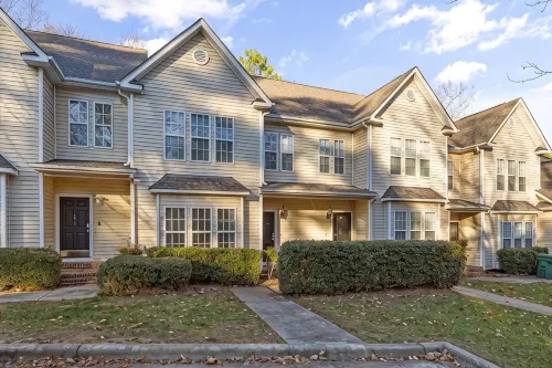 Near downtown Cary & RDU. Easy access to Raleigh, Durham and local venues. - 4星級