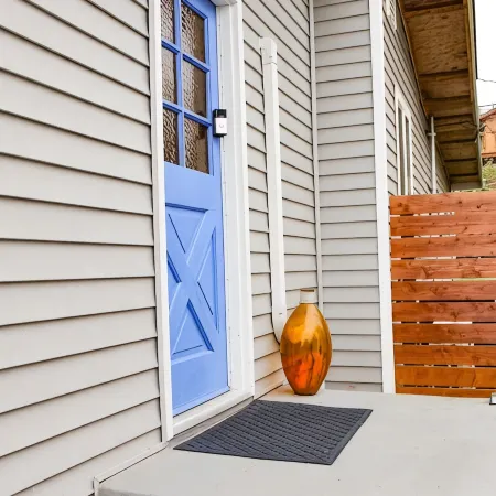 Stay near Point Defiance Park in our charming 1-bedroom cottage