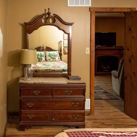 Friendly Fawn Sleeps 4, or Rent All 4 for 20. Horseback Riding Across the Rd!