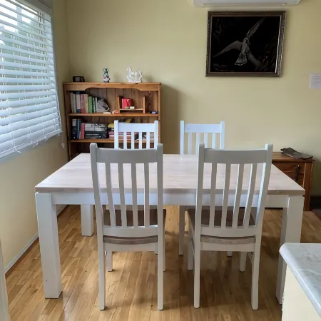 'Avalon' - Small group or family getaway