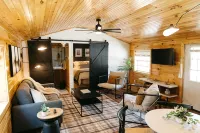 Boone's Bluff RRG- HUMBLE COZY STAY w/ Firepit - Boutique