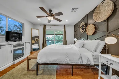 Modern Lake House 2 Units, Pool, Lake 3Min, Pets - 3-Star