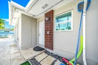 Heated Pool! Close to Beach & Shops! - 4 ดาว