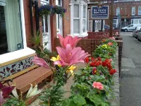 St Hilda Guest House - Beach