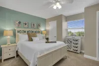 2 min walk to the beach from our Ocean Escape Jax Beach 3BR home! - 비치
