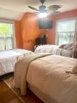 Minutes to the BEACH! Boat friendly, fire pit, bocci & large yard for famly fun! - 4-Star