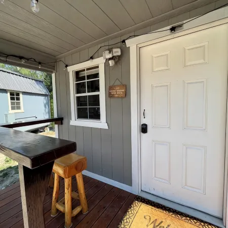 Casita 2, Tiny Home in Wood Area, 1 Mile From Glacier Entrance- 2 Guests