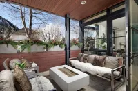 9 Million Luxury Residence at “Monarch on the Park”Downtown Aspen with Parking - Lyx