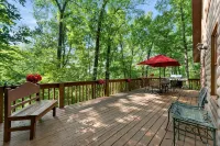 Table Rock Lake View, Huge Deck, Trees, Quiet, Updated, Decorated for Holidays! - Hytter