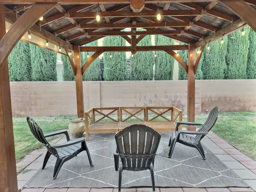 Spacious 4-bedroom house in charming Carlsbad with WiFi and AC - Homestays