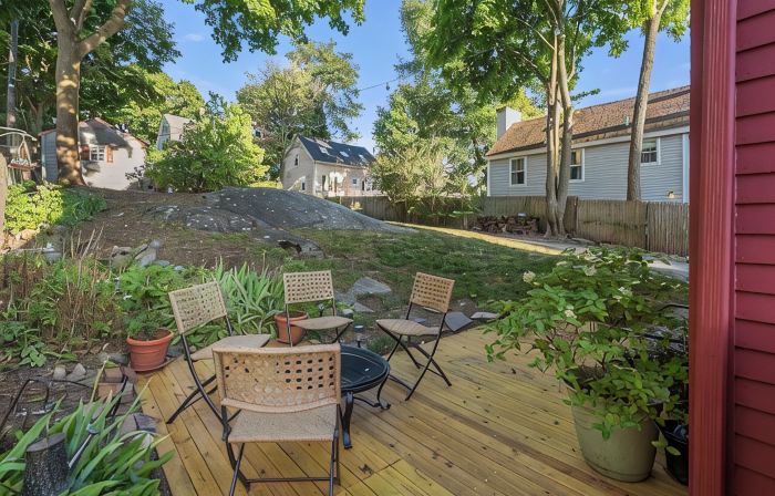 Historic 1686 Home Near Downtown l 5BR Retreat