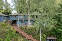 Stunning views, Strong Wi-fi, and Private Beach! - Boutique