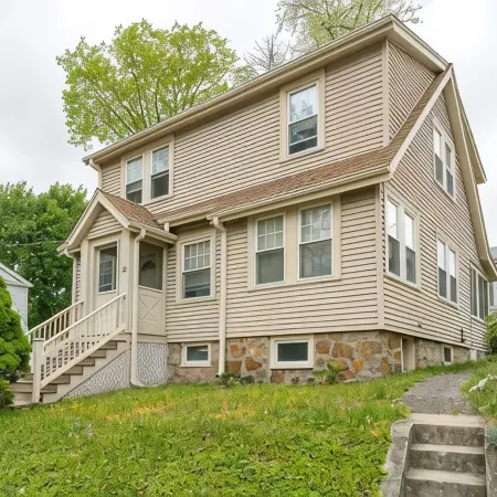 West Roxbury Retreat–Near Downtown Boston, Steps to Train & Bus,Member Only Deal