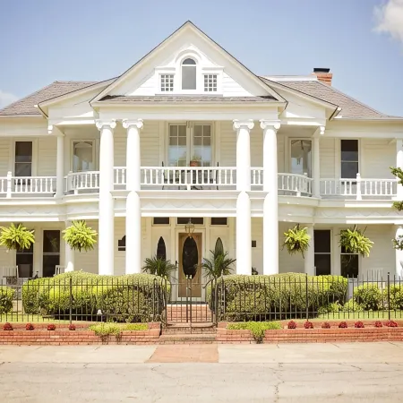 Private cottage located on The Carriage House Inn Estate