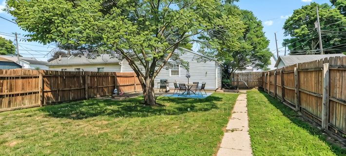 NEW-Parrot Head Haven-3BR-1BA-Themed-Bar-Patio Hotels in Miami County