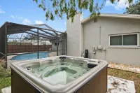 Heated Pool, Hot Tub, Bikes, minutes to Clearwater Beach & Honeymoon Island! - 3-stjärniga