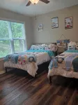 3-bedroom 2.5 bath lake house in wonderful Drasco with AC, WiFi. Enjoy your stay - balcony